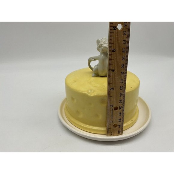 Cheese Dome In The Shape Of A Cheese Wheel w/Mouse Eating a Slice As a Handle - Picture 16 of 16
